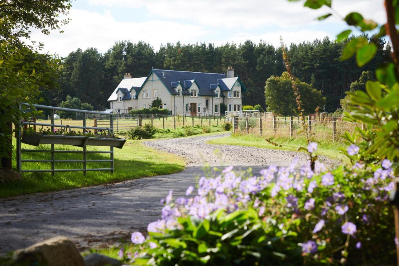 Daviot Lodge Exteriör bild